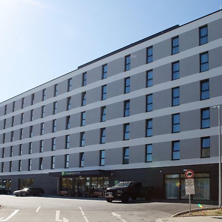 Holiday Inn Express Frankfurt Airport - Raunheim, An Ihg Hotel Esterno foto