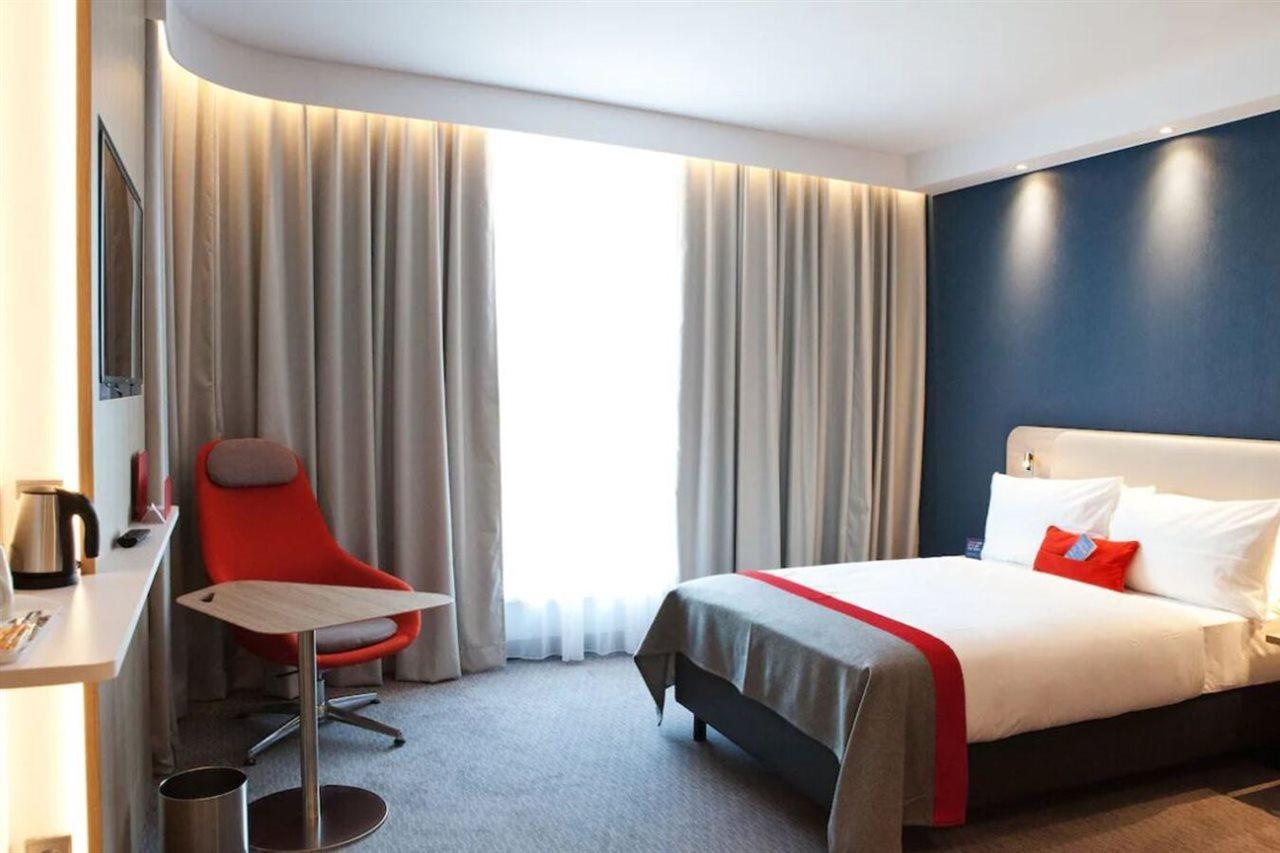 Holiday Inn Express Frankfurt Airport - Raunheim, An Ihg Hotel Esterno foto